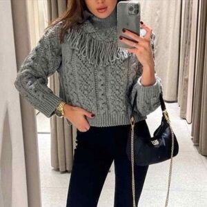 Zara Gray Chunky Cable Knit Cropped Turtleneck Sweater w/ Fringe Details (Small)